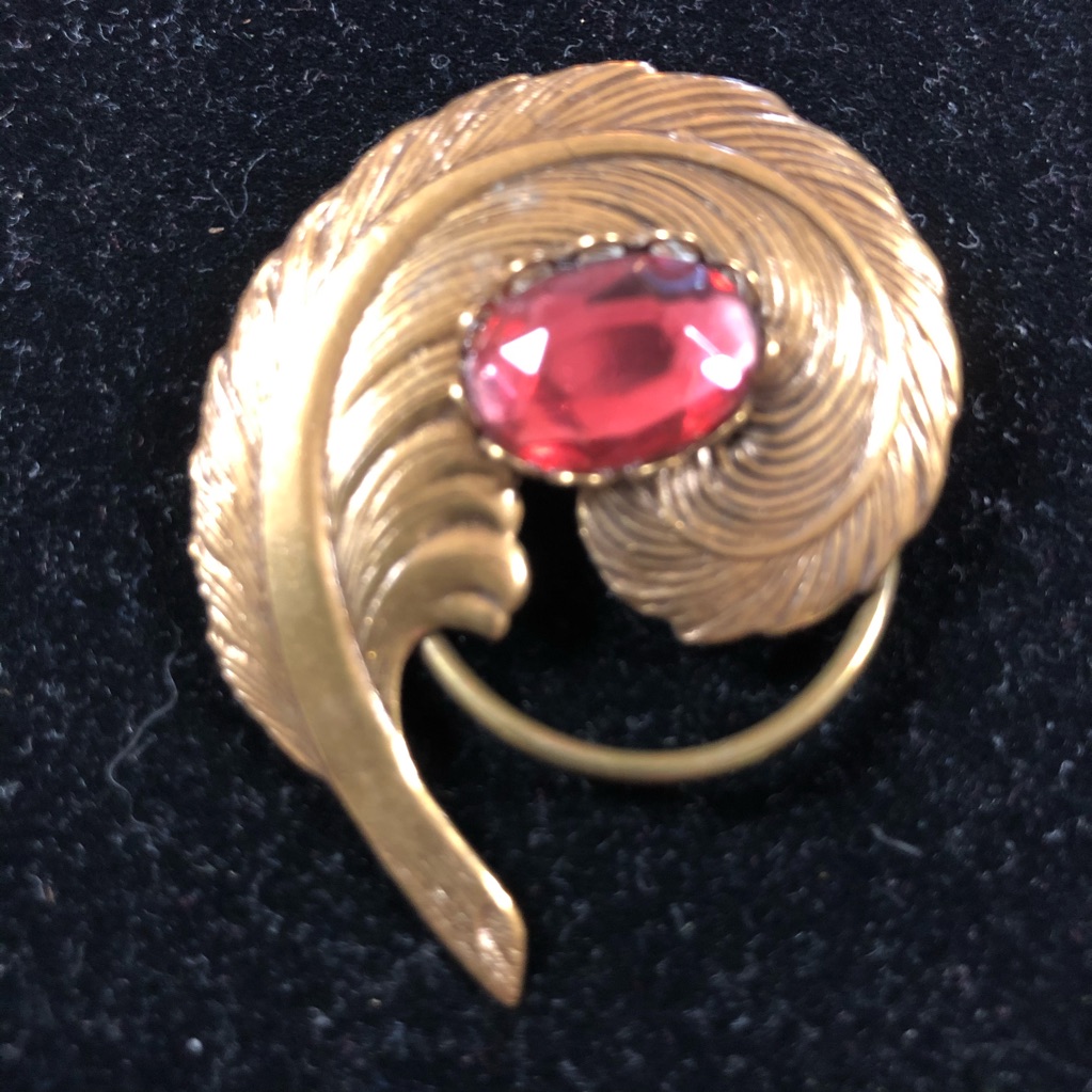 Vintage Jeri-Lou Scarf Clip W/ Deep Rose Cabochon